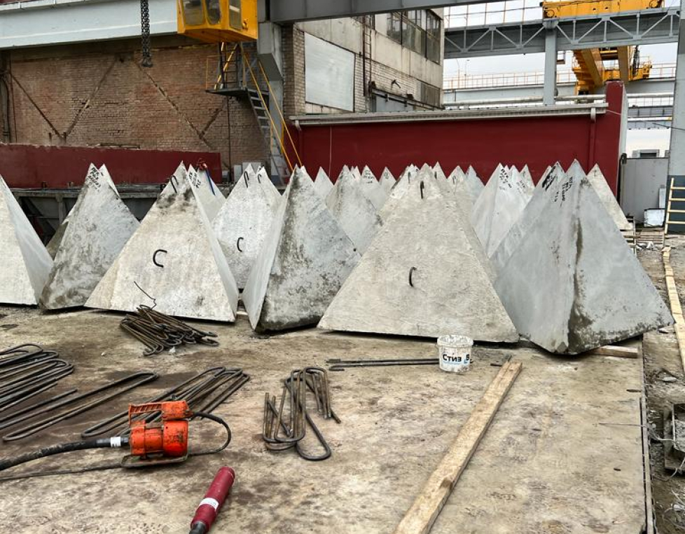 Противотанковый надолб